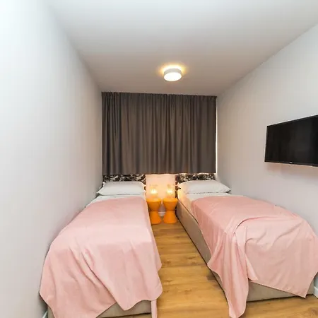 Glow Luxury With Terrace And Jacuzzi Apartment Split