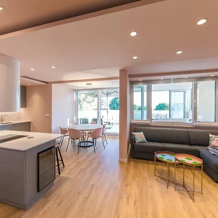 Glow Luxury With Terrace And Jacuzzi Apartment Split