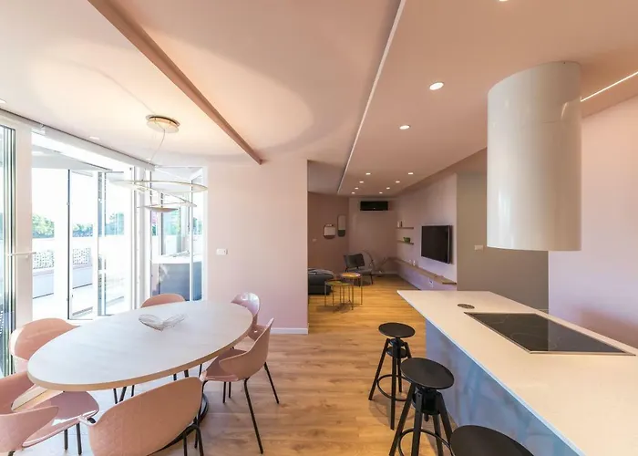 Apartman Glow Luxury With Terrace And Jacuzzi *